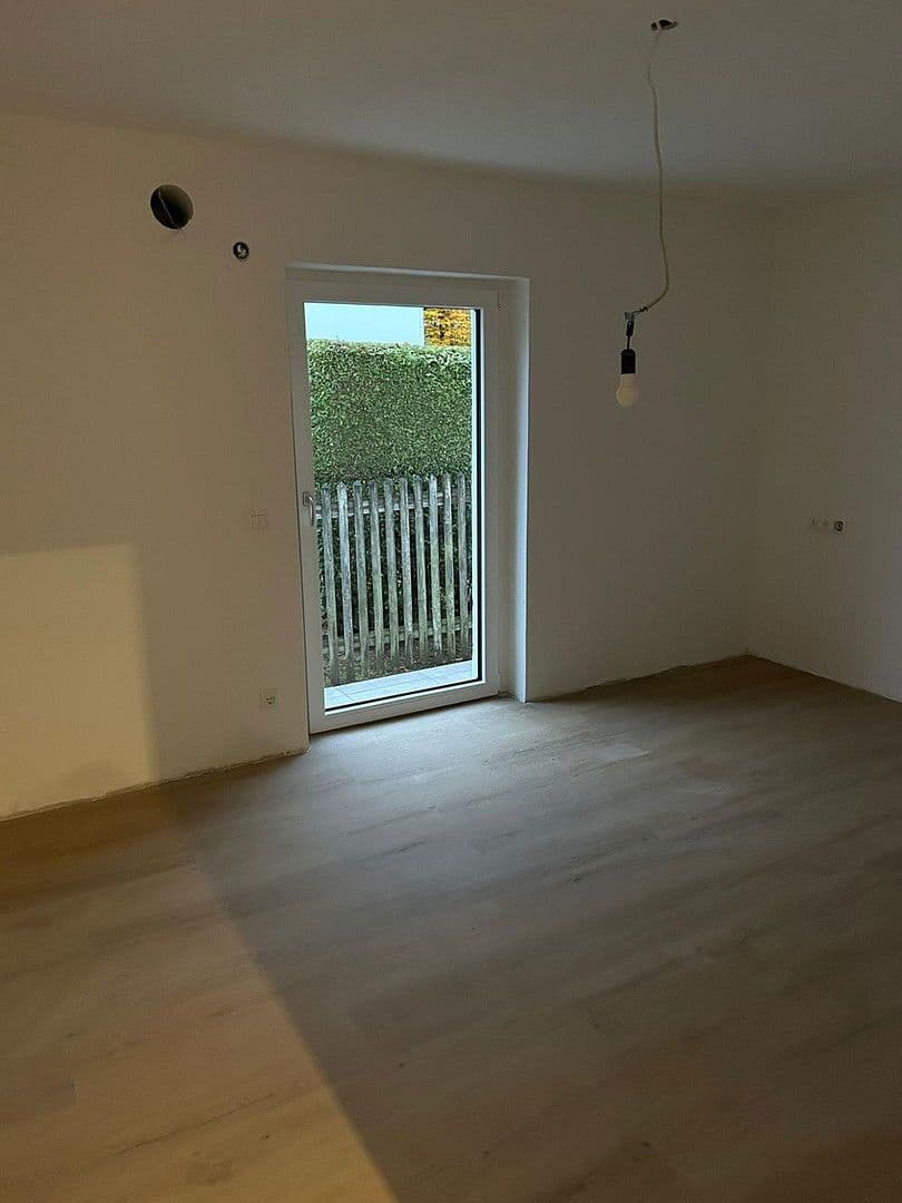 Prodej domu 150 m², pozemek 521 m², Baierbrunn, Bavorsko Prodej domu 150 m², pozemek 521 m², Baierbrunn, Bavorsko