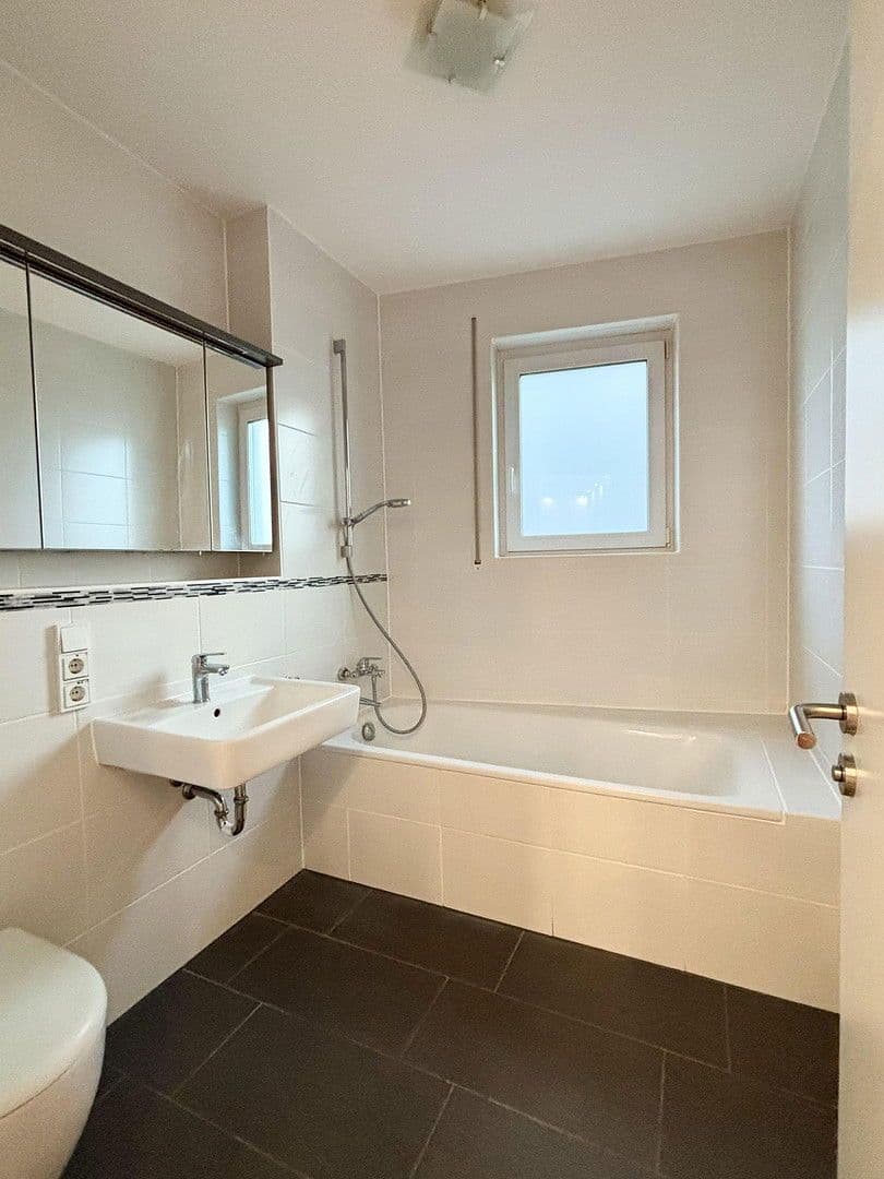 Prodej bytu 4+1 111 m², Frankfurt am Main, Hessen Prodej bytu 4+1 111 m², Frankfurt am Main, Hessen