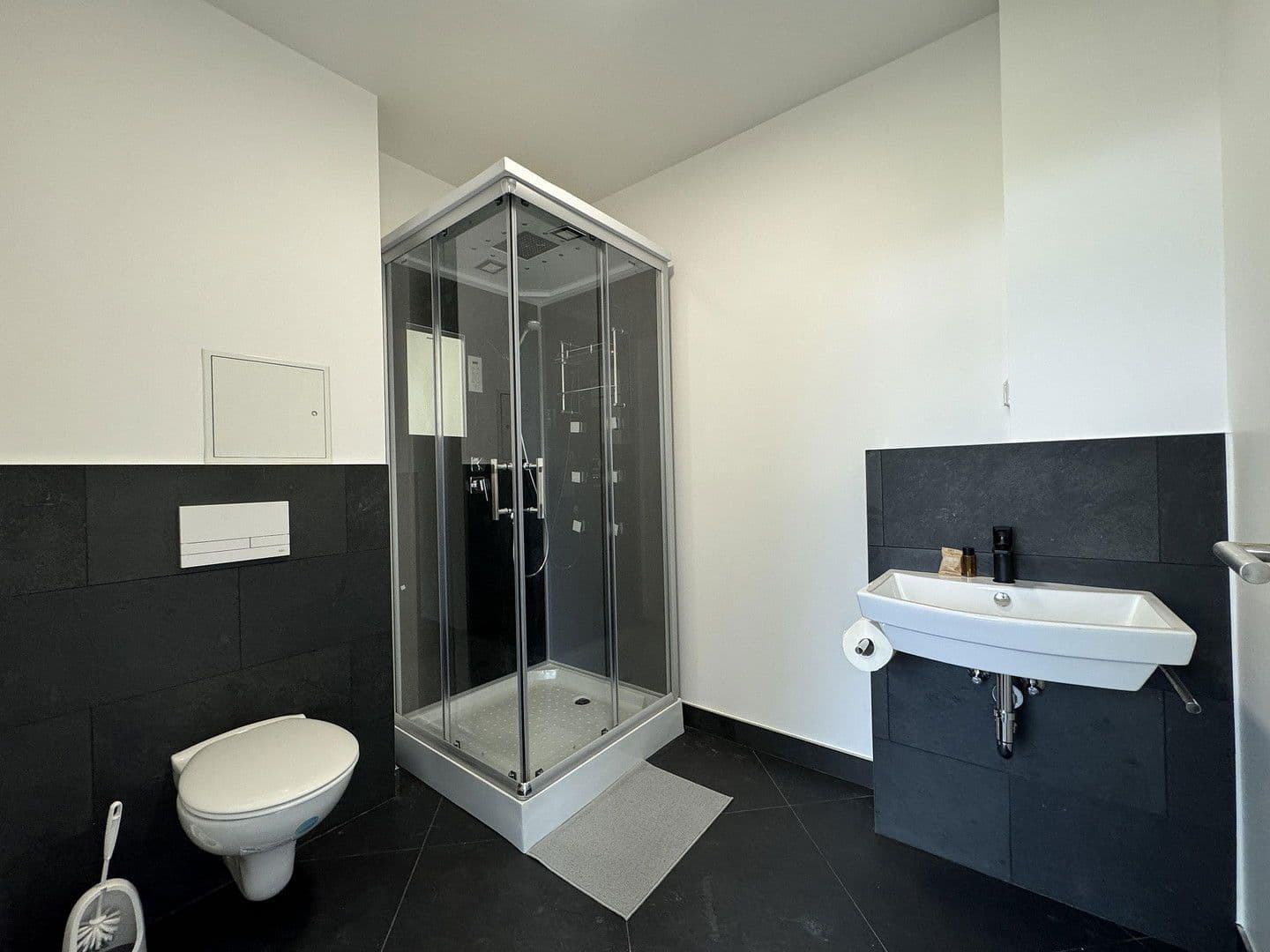 Prodej domu 8.204 m², pozemek 3.026 m², Halle, Sasko-Anhaltsko Prodej domu 8.204 m², pozemek 3.026 m², Halle, Sasko-Anhaltsko