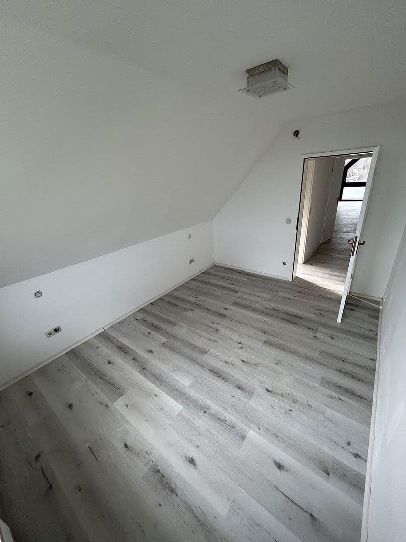 Pronájem bytu 2+1 41 m², Goldbachstraße 17, Nürnberg, Bavorsko Pronájem bytu 2+1 41 m², Goldbachstraße 17, Nürnberg, Bavorsko