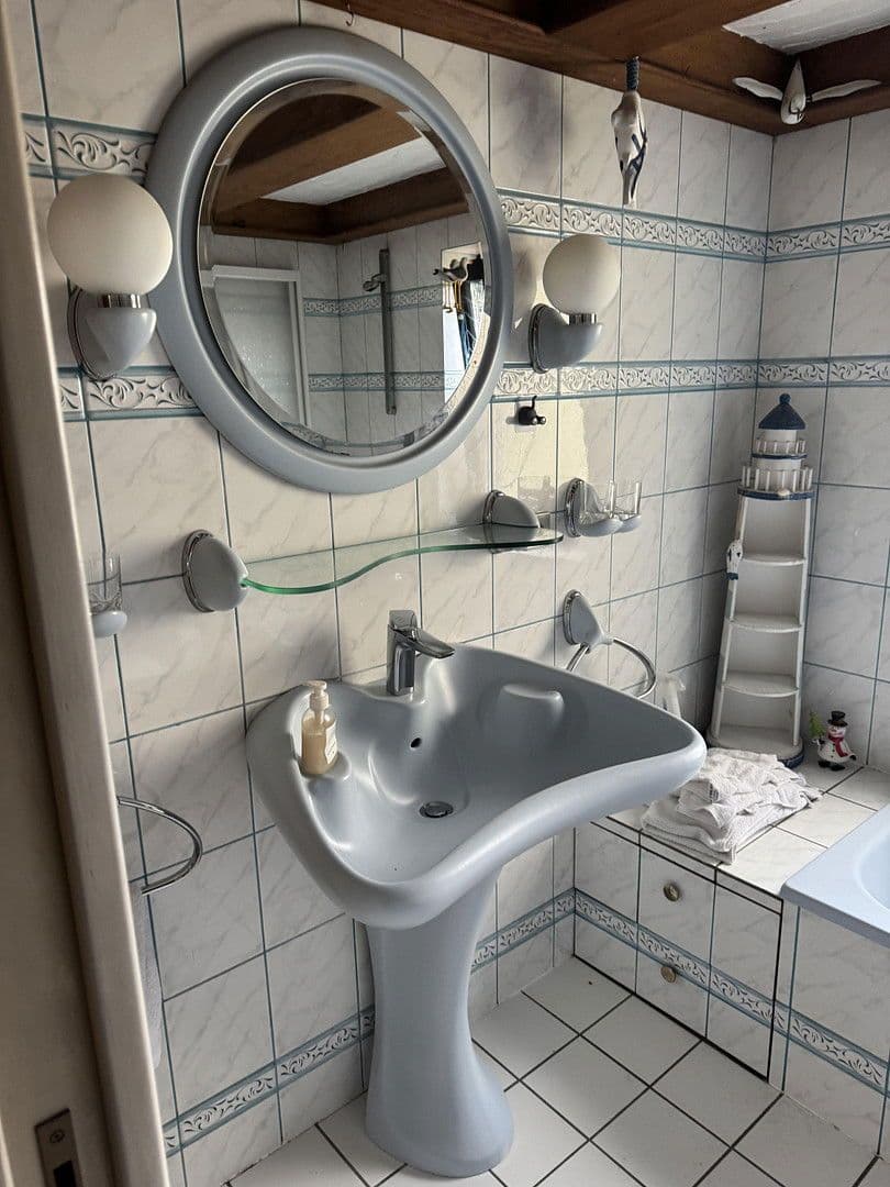 Prodej domu 170 m², pozemek 100 m², Holzweg 21a, Remagen, Porýní-Falc Prodej domu 170 m², pozemek 100 m², Holzweg 21a, Remagen, Porýní-Falc