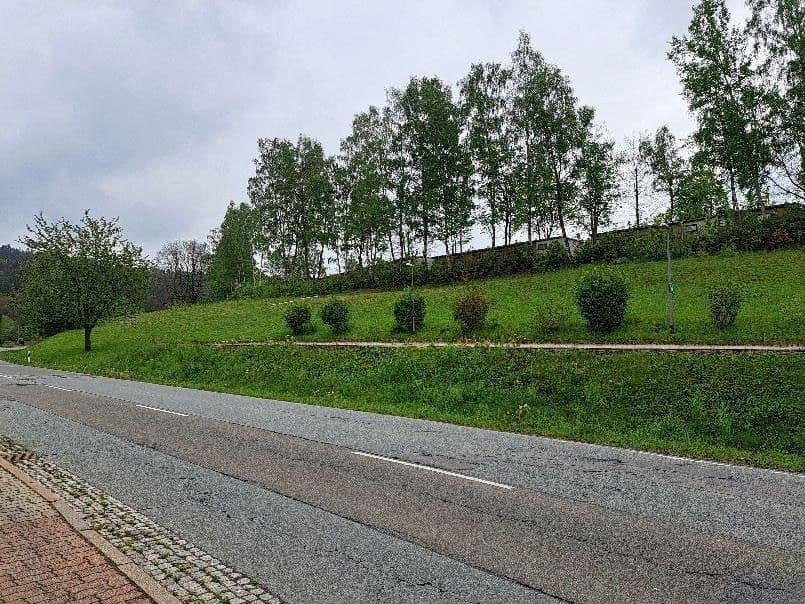 Prodej nebytového prostoru 9.480 m², Auerbacher Straße 24, Gornsdorf, Sasko Prodej nebytového prostoru 9.480 m², Auerbacher Straße 24, Gornsdorf, Sasko