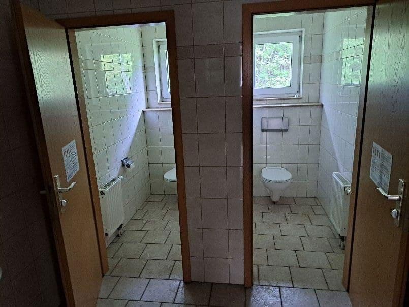 Prodej nebytového prostoru 9.480 m², Auerbacher Straße 24, Gornsdorf, Sasko Prodej nebytového prostoru 9.480 m², Auerbacher Straße 24, Gornsdorf, Sasko