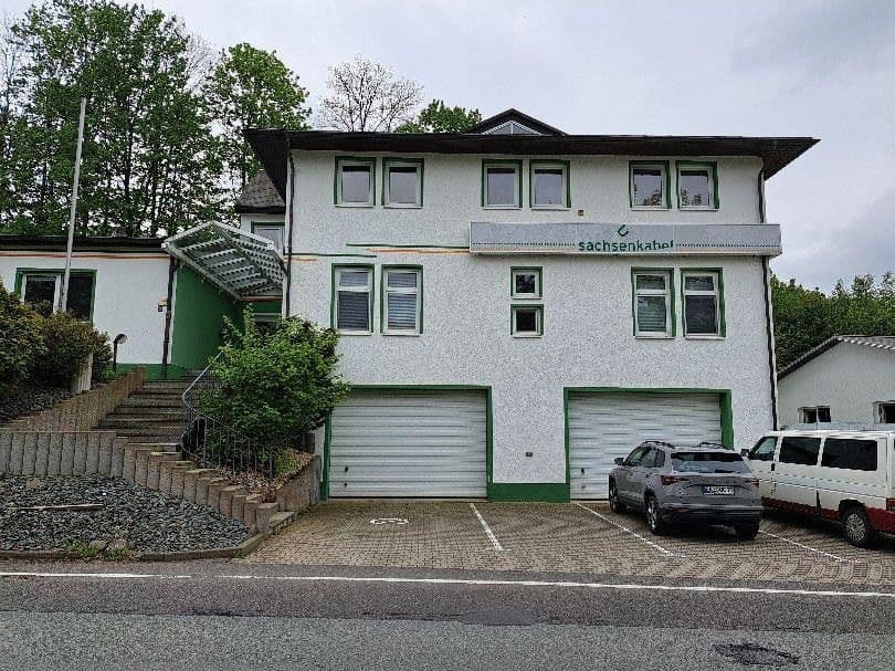 Prodej nebytového prostoru 9.480 m², Auerbacher Straße 24, Gornsdorf, Sasko Prodej nebytového prostoru 9.480 m², Auerbacher Straße 24, Gornsdorf, Sasko