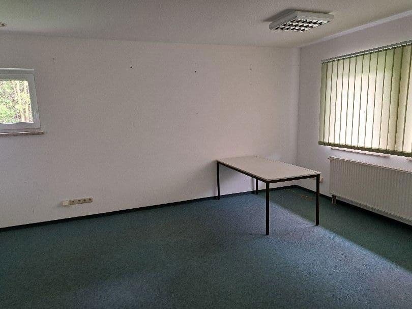 Prodej nebytového prostoru 9.480 m², Auerbacher Straße 24, Gornsdorf, Sasko Prodej nebytového prostoru 9.480 m², Auerbacher Straße 24, Gornsdorf, Sasko