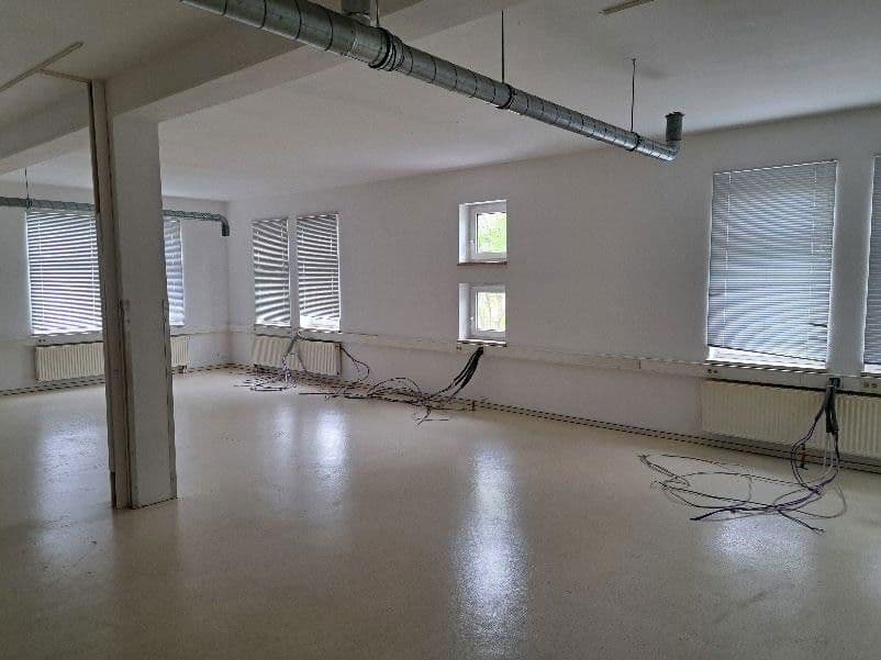 Prodej nebytového prostoru 9.480 m², Auerbacher Straße 24, Gornsdorf, Sasko Prodej nebytového prostoru 9.480 m², Auerbacher Straße 24, Gornsdorf, Sasko