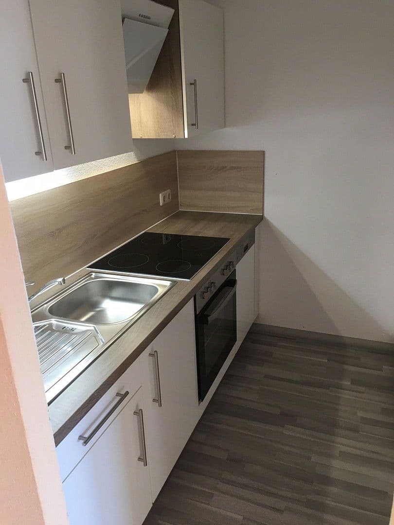 Pronájem bytu 3+1 55 m², Mozartstrasse 25, Lößnitz, Sasko Pronájem bytu 3+1 55 m², Mozartstrasse 25, Lößnitz, Sasko