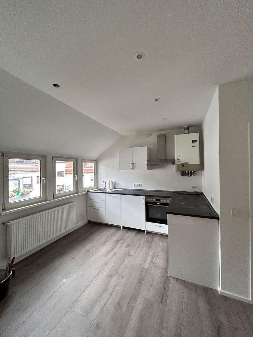 Pronájem bytu 2+1 60 m², Kaiserslautern, Porýní-Falc Pronájem bytu 2+1 60 m², Kaiserslautern, Porýní-Falc