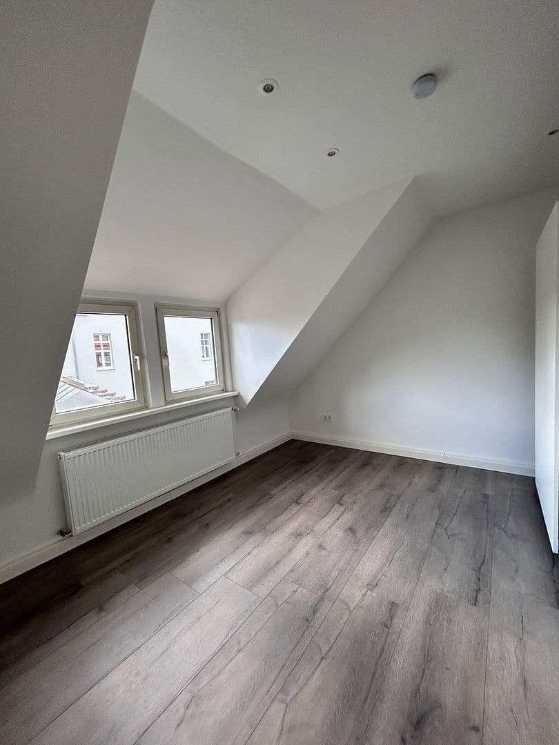 Pronájem bytu 2+1 60 m², Kaiserslautern, Porýní-Falc Pronájem bytu 2+1 60 m², Kaiserslautern, Porýní-Falc