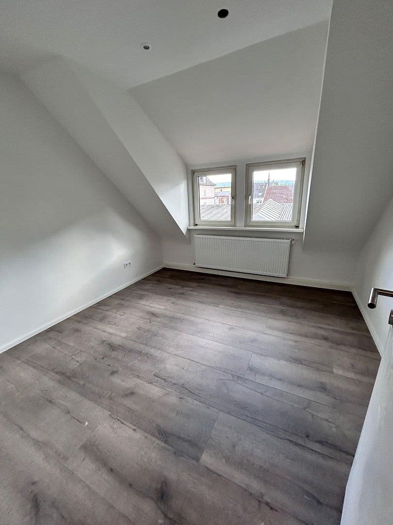 Pronájem bytu 2+1 60 m², Kaiserslautern, Porýní-Falc Pronájem bytu 2+1 60 m², Kaiserslautern, Porýní-Falc