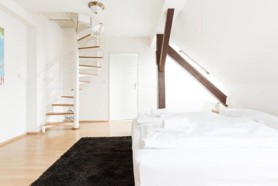 Pronájem bytu 2+kk 87 m², Holandská, Praha, Praha Pronájem bytu 2+kk 87 m², Holandská, Praha, Praha