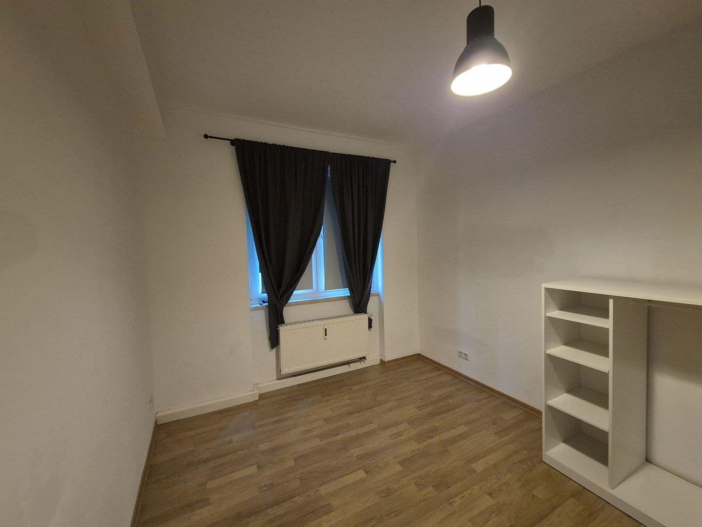 Pronájem bytu 2+1 50 m², Düsseldorf, Severní Porýní-Vestfálsko Pronájem bytu 2+1 50 m², Düsseldorf, Severní Porýní-Vestfálsko