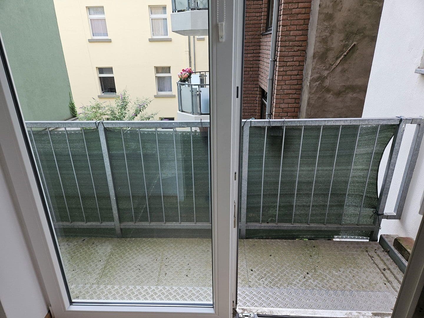 Pronájem bytu 2+1 50 m², Düsseldorf, Severní Porýní-Vestfálsko Pronájem bytu 2+1 50 m², Düsseldorf, Severní Porýní-Vestfálsko