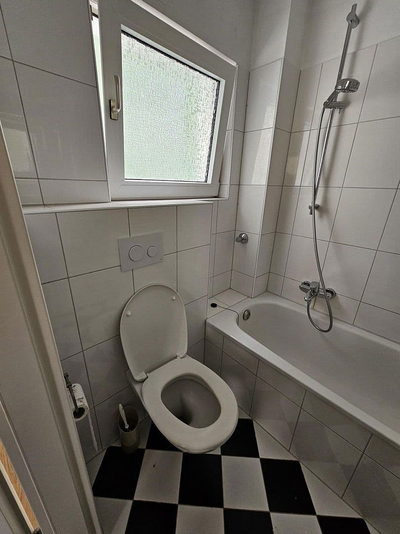 Pronájem bytu 2+1 50 m², Düsseldorf, Severní Porýní-Vestfálsko Pronájem bytu 2+1 50 m², Düsseldorf, Severní Porýní-Vestfálsko