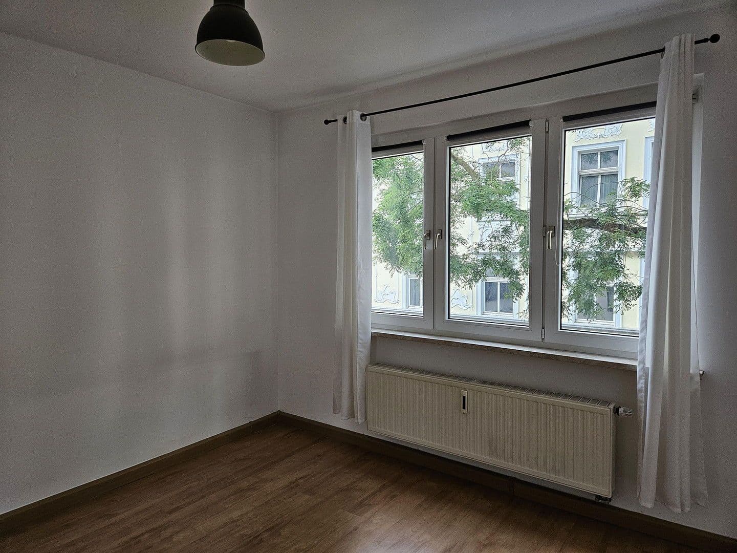 Pronájem bytu 2+1 50 m², Düsseldorf, Severní Porýní-Vestfálsko Pronájem bytu 2+1 50 m², Düsseldorf, Severní Porýní-Vestfálsko