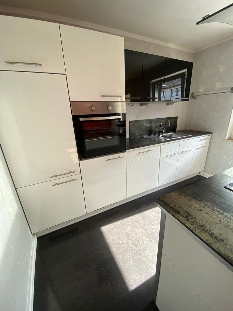 Pronájem bytu 2+1 80 m², Am Stollen 24, Kaiserslautern, Porýní-Falc Pronájem bytu 2+1 80 m², Am Stollen 24, Kaiserslautern, Porýní-Falc