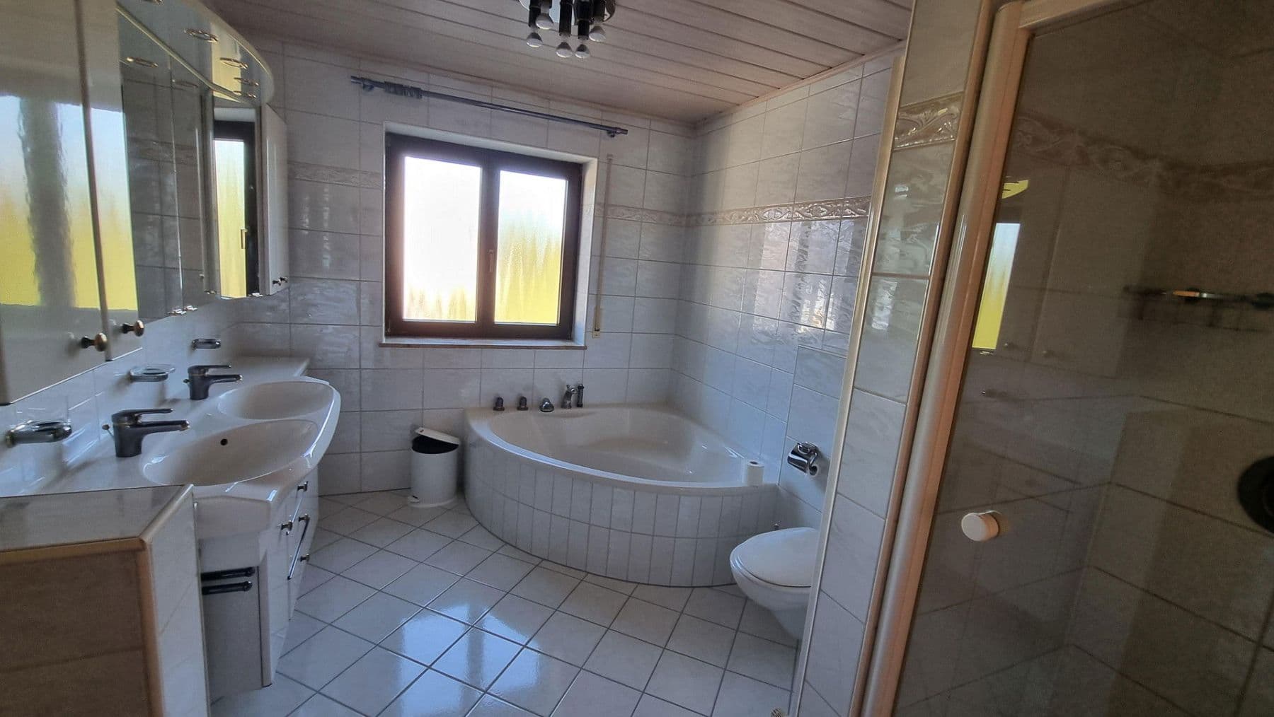 Pronájem bytu 4+1 121 m², Heroldsbach, Bavorsko Pronájem bytu 4+1 121 m², Heroldsbach, Bavorsko