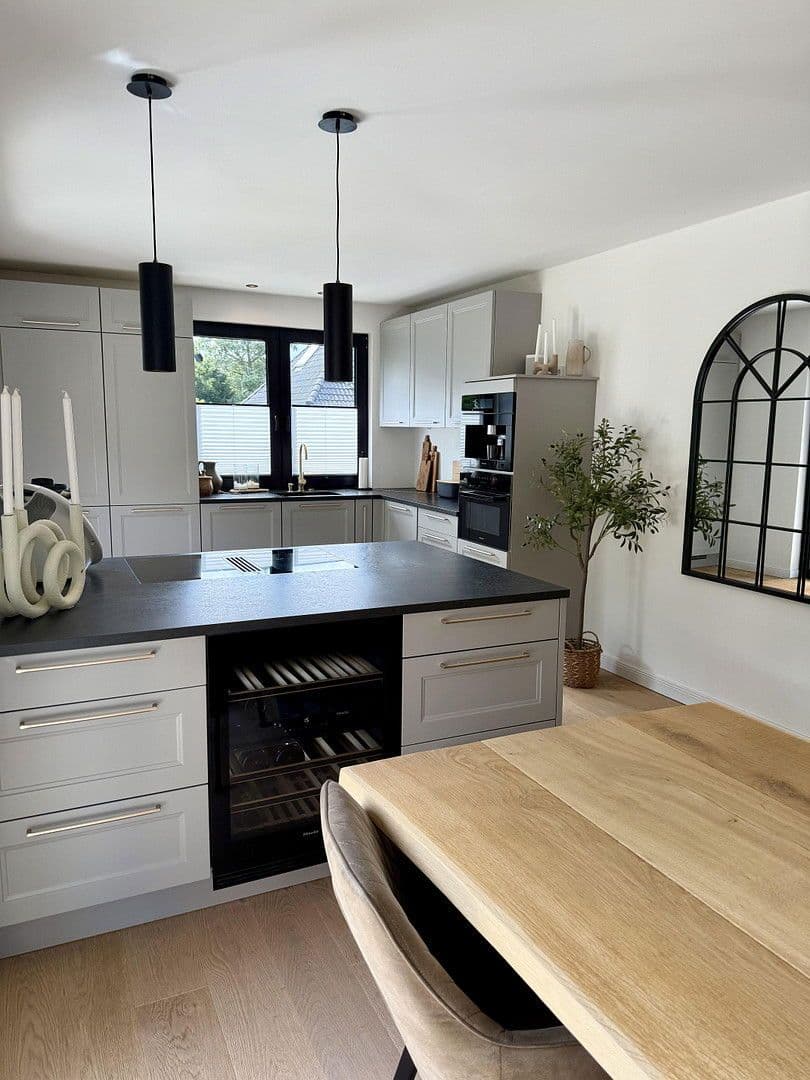 Prodej domu 150 m², pozemek 650 m², Itzehoe, Šlesvicko-Holštýnsko Prodej domu 150 m², pozemek 650 m², Itzehoe, Šlesvicko-Holštýnsko