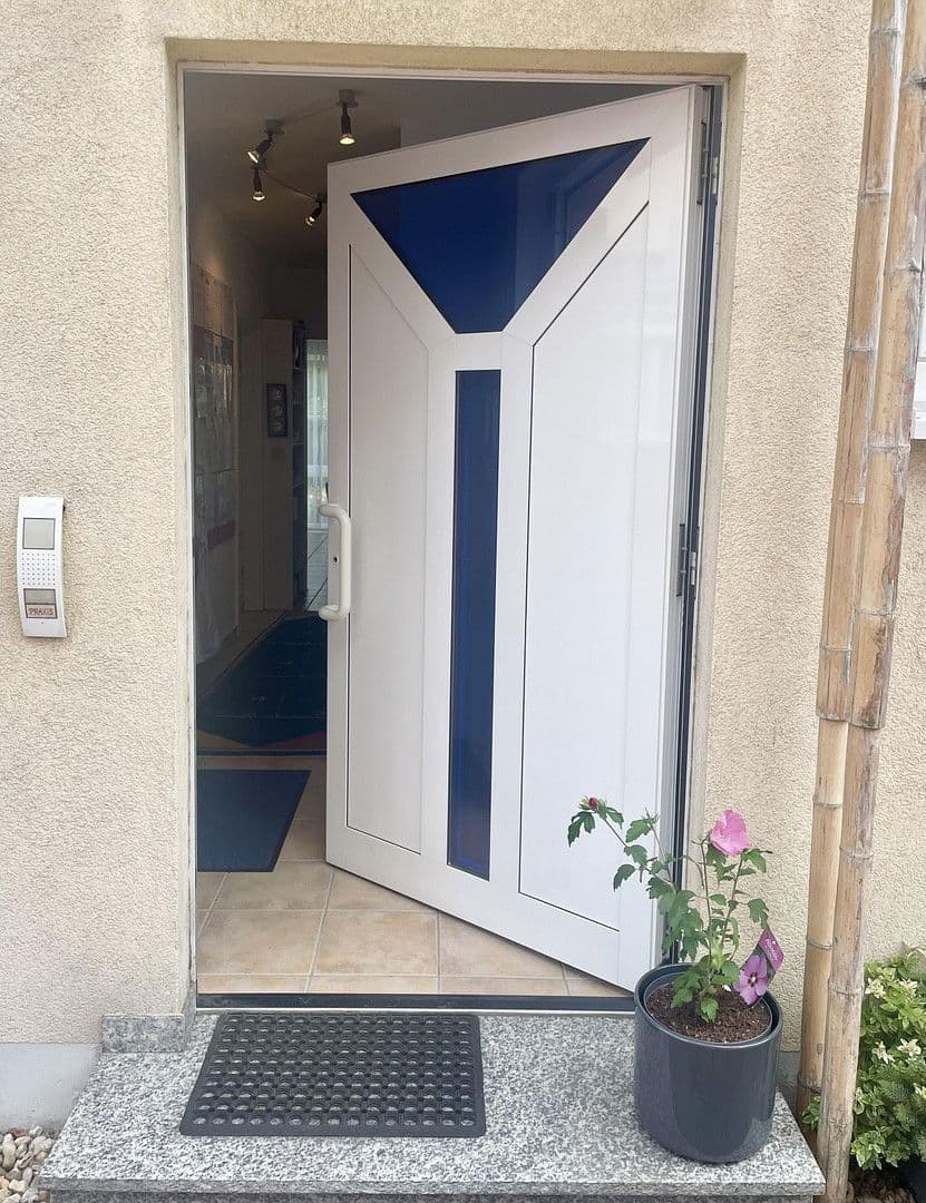 Prodej domu 138 m², pozemek 140 m², Bad Vilbel, Hessen Prodej domu 138 m², pozemek 140 m², Bad Vilbel, Hessen