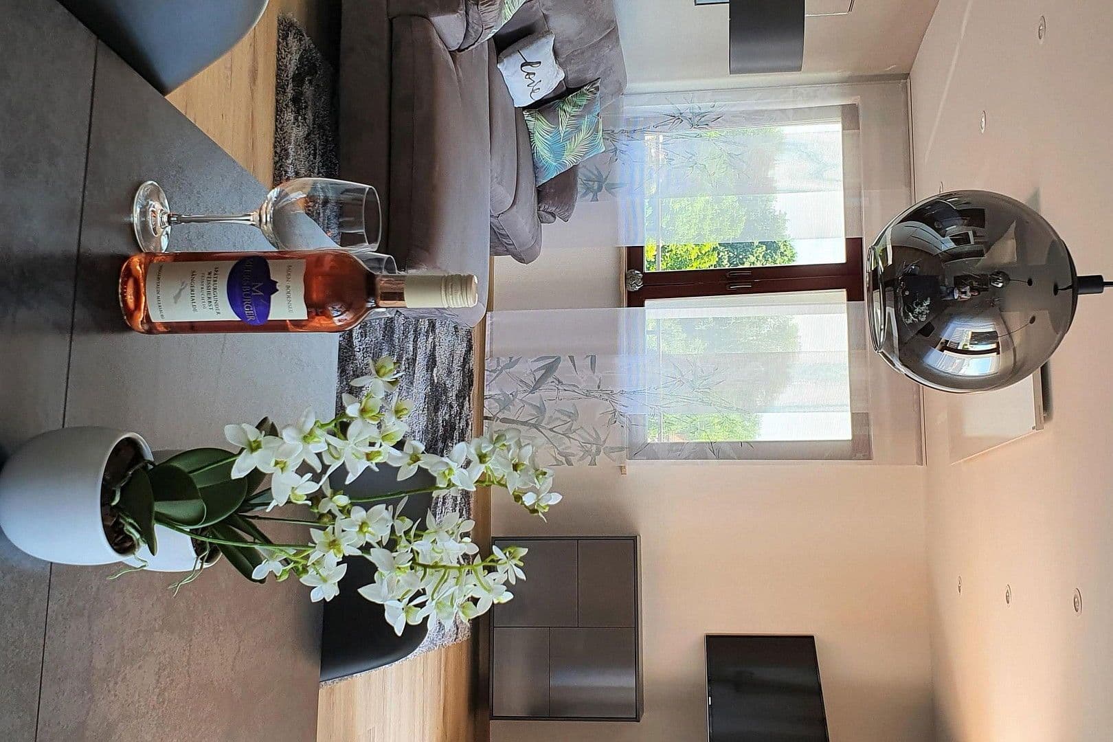 Pronájem bytu 2+1 68 m², Kronenstr. 16, Meersburg, Bádensko-Württembersko Pronájem bytu 2+1 68 m², Kronenstr. 16, Meersburg, Bádensko-Württembersko