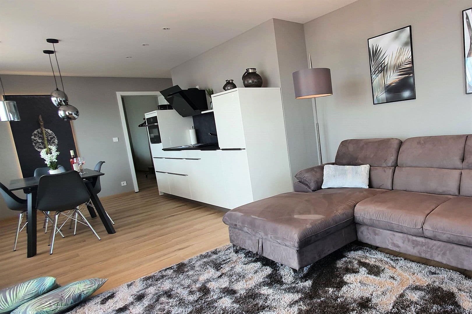 Pronájem bytu 2+1 68 m², Kronenstr. 16, Meersburg, Bádensko-Württembersko Pronájem bytu 2+1 68 m², Kronenstr. 16, Meersburg, Bádensko-Württembersko