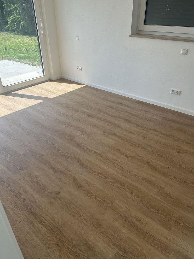 Pronájem bytu 5+1 130 m², Lindhofstr. 43b, Eggenfelden, Bavorsko Pronájem bytu 5+1 130 m², Lindhofstr. 43b, Eggenfelden, Bavorsko