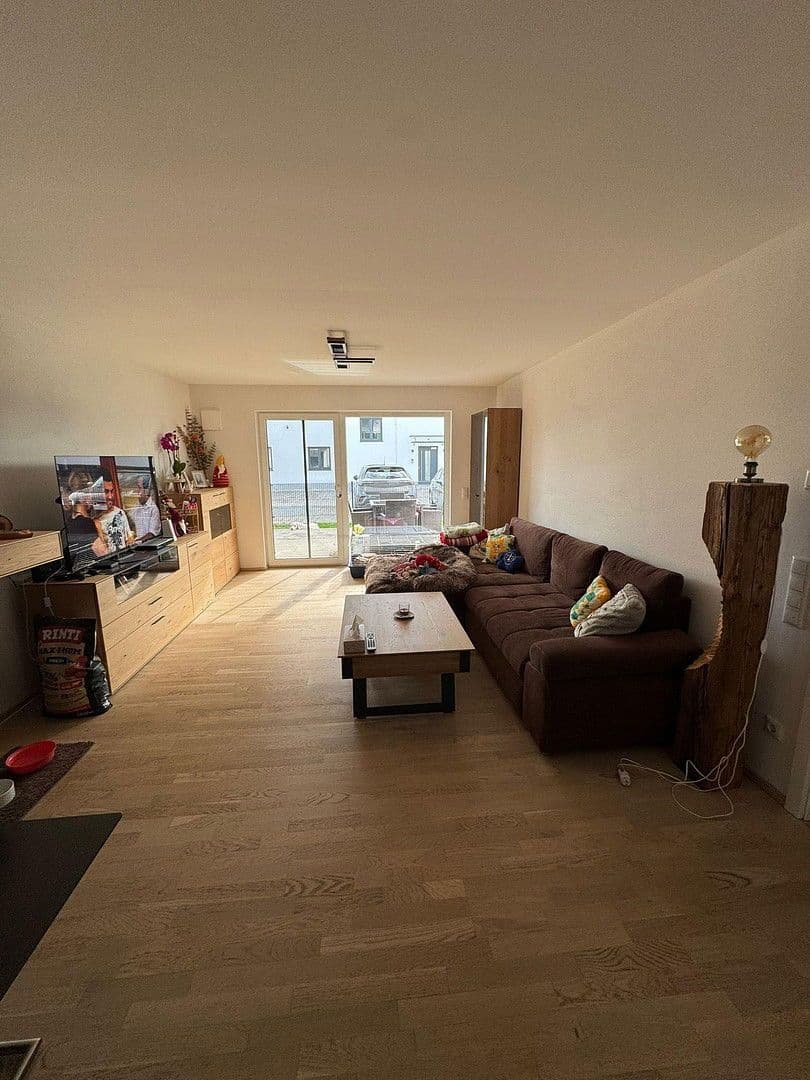 Pronájem bytu 2+1 69 m², Hauptstraße. 39a, Unterdietfurt, Bavorsko Pronájem bytu 2+1 69 m², Hauptstraße. 39a, Unterdietfurt, Bavorsko