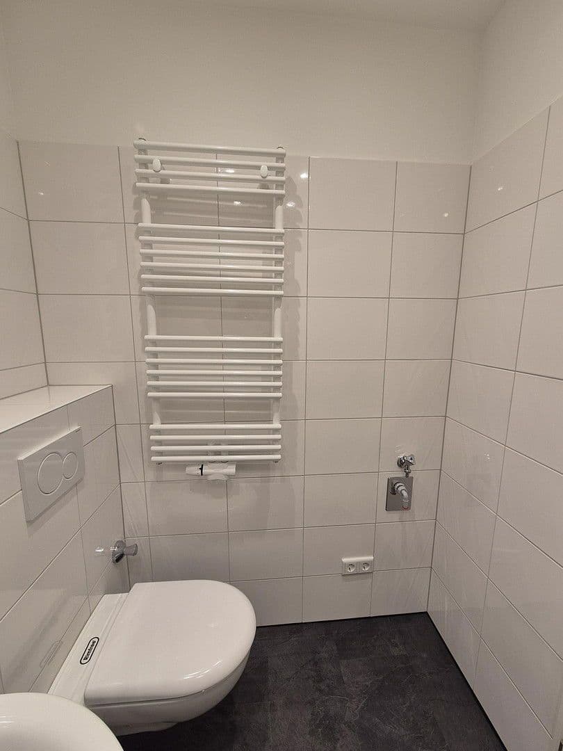 Pronájem bytu 1+1 30 m², Düsseldorf, Severní Porýní-Vestfálsko Pronájem bytu 1+1 30 m², Düsseldorf, Severní Porýní-Vestfálsko