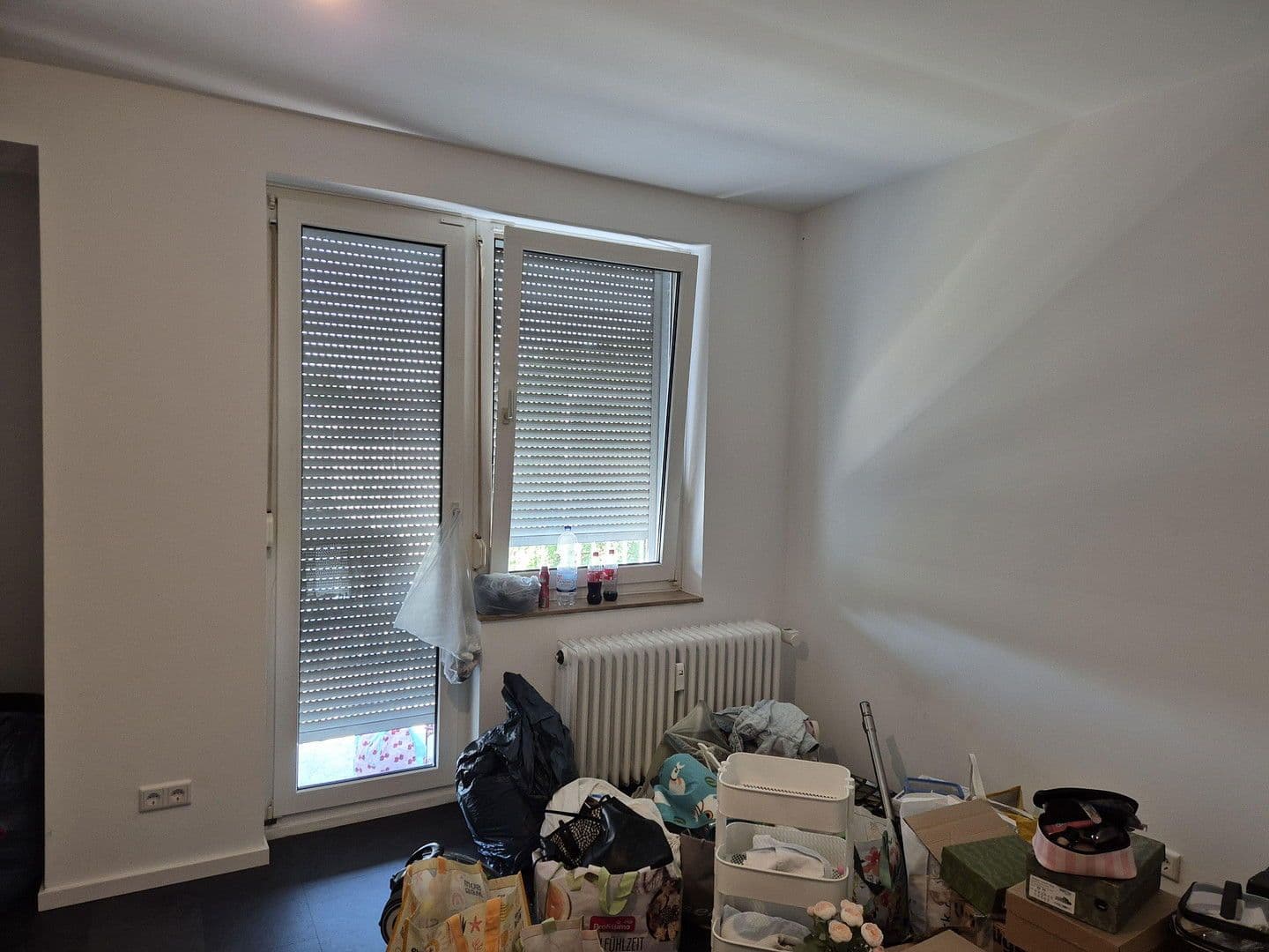 Pronájem bytu 1+1 30 m², Düsseldorf, Severní Porýní-Vestfálsko Pronájem bytu 1+1 30 m², Düsseldorf, Severní Porýní-Vestfálsko