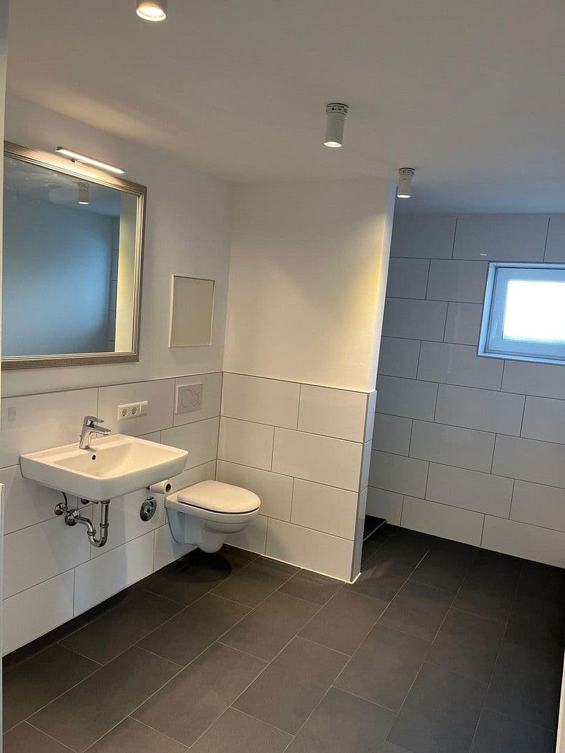 Pronájem bytu 2+kk 79 m², Esslingen am Neckar, Bádensko-Württembersko Pronájem bytu 2+kk 79 m², Esslingen am Neckar, Bádensko-Württembersko