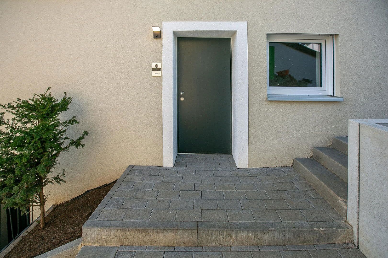 Pronájem bytu 2+kk 79 m², Esslingen am Neckar, Bádensko-Württembersko Pronájem bytu 2+kk 79 m², Esslingen am Neckar, Bádensko-Württembersko