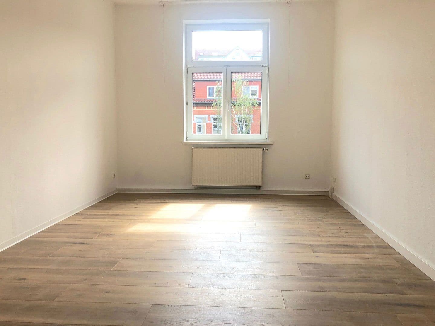 Pronájem bytu 2+1 75 m², Erfurt, Durynsko Pronájem bytu 2+1 75 m², Erfurt, Durynsko