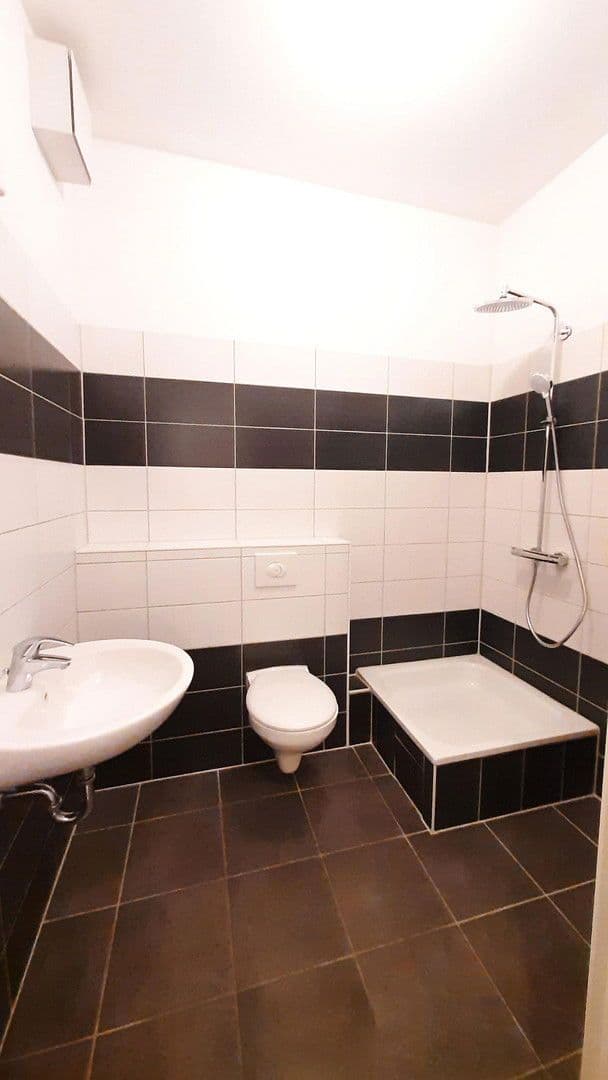 Pronájem bytu 2+1 47 m², Oranienstr. 176, Berlin, Berlín Pronájem bytu 2+1 47 m², Oranienstr. 176, Berlin, Berlín