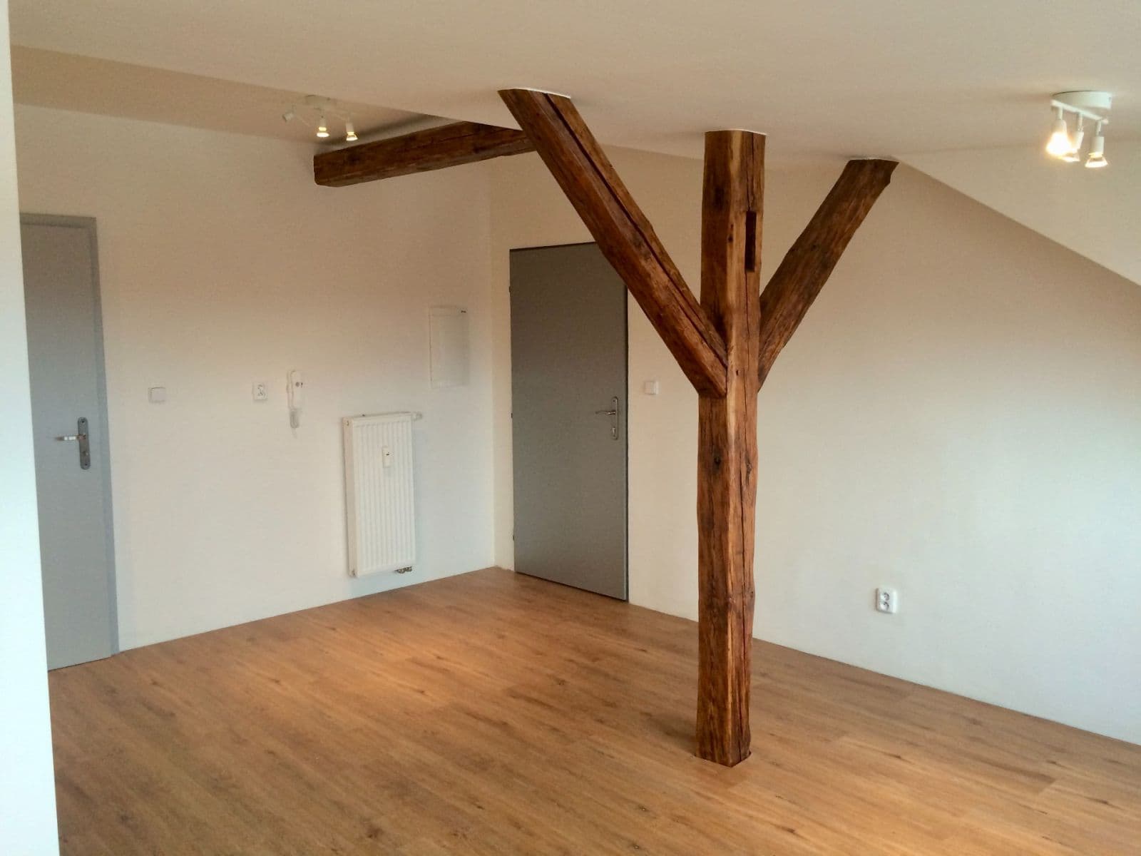 Pronájem bytu 2+kk 56 m², Staroměstské náměstí, Mladá Boleslav, Středočeský kraj Pronájem bytu 2+kk 56 m², Staroměstské náměstí, Mladá Boleslav, Středočeský kraj