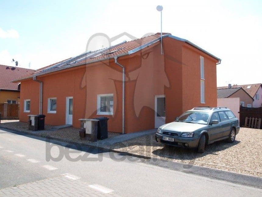 Pronájem bytu 1+kk 25 m², Ořechová, Rebešovice, Jihomoravský kraj Pronájem bytu 1+kk 25 m², Ořechová, Rebešovice, Jihomoravský kraj