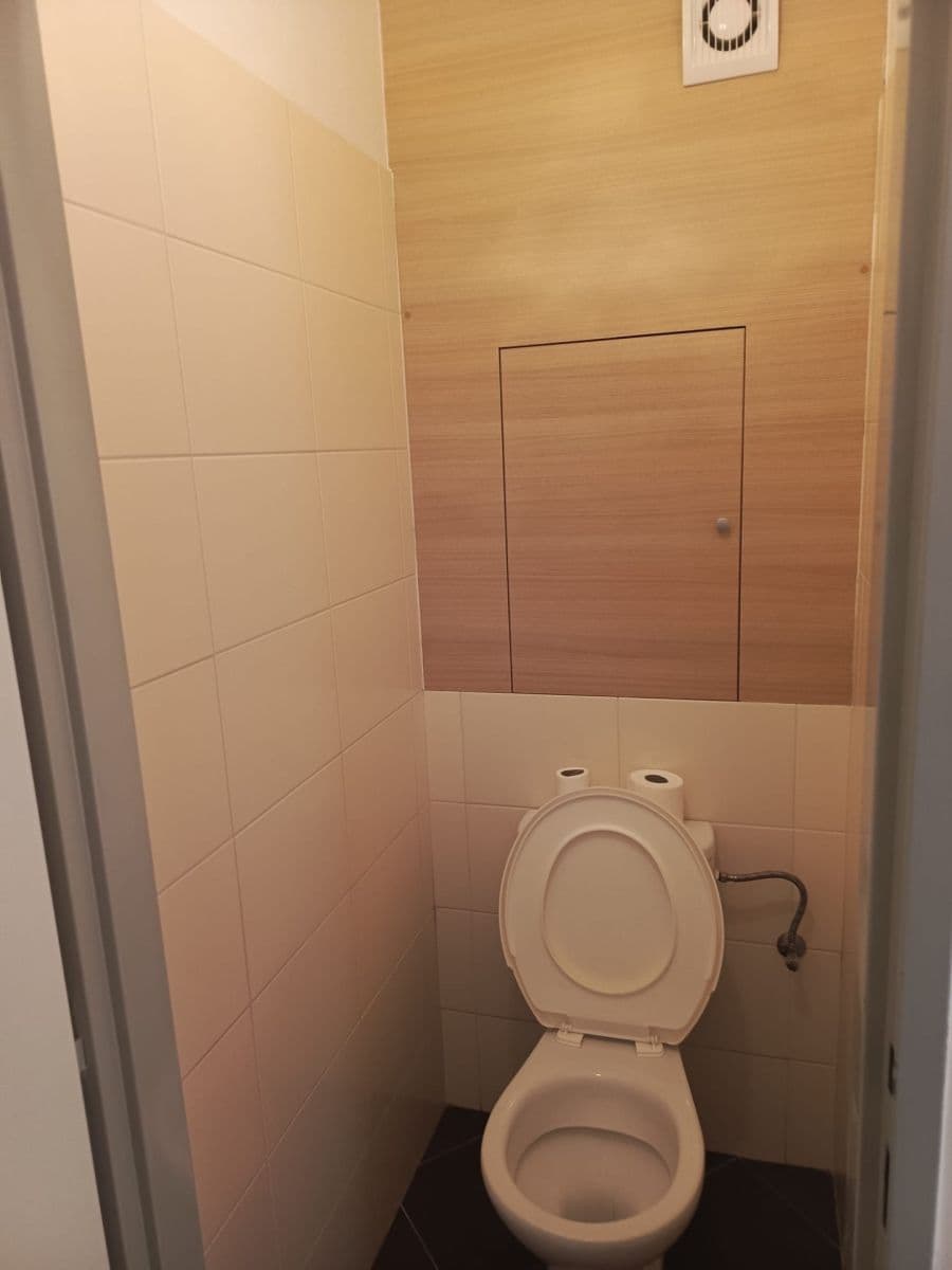 Pronájem bytu 3+1 80 m², Kpt. Jaroše, Neratovice, Středočeský kraj Pronájem bytu 3+1 80 m², Kpt. Jaroše, Neratovice, Středočeský kraj