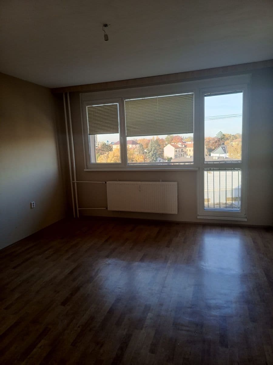 Pronájem bytu 3+1 80 m², Kpt. Jaroše, Neratovice, Středočeský kraj Pronájem bytu 3+1 80 m², Kpt. Jaroše, Neratovice, Středočeský kraj