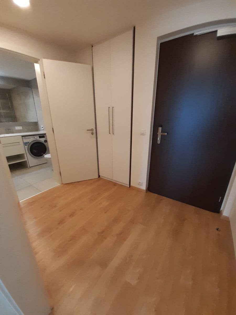Pronájem bytu 1+kk 31 m², Mukařovského, Praha, Praha Pronájem bytu 1+kk 31 m², Mukařovského, Praha, Praha
