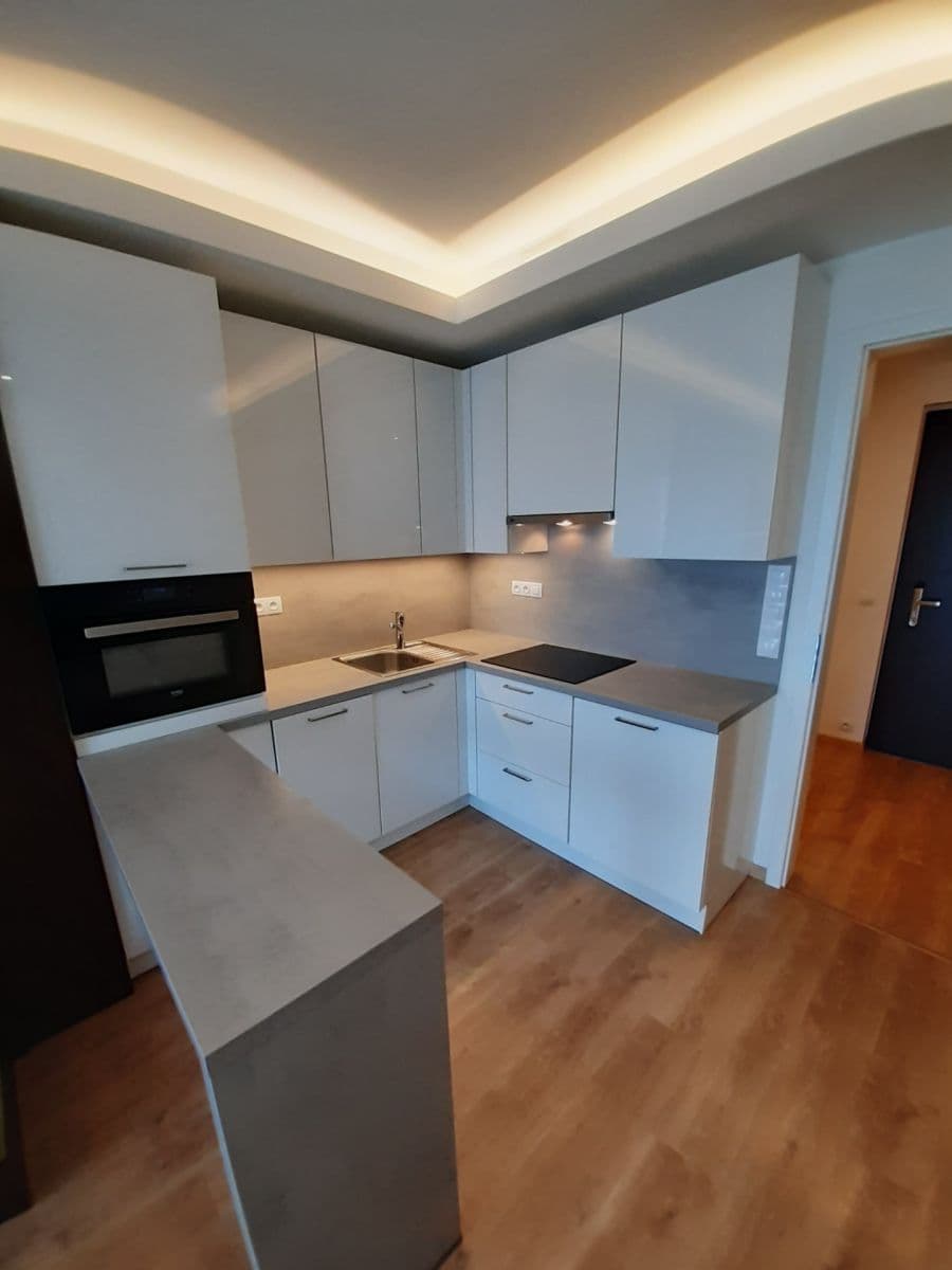 Pronájem bytu 1+kk 31 m², Mukařovského, Praha, Praha Pronájem bytu 1+kk 31 m², Mukařovského, Praha, Praha