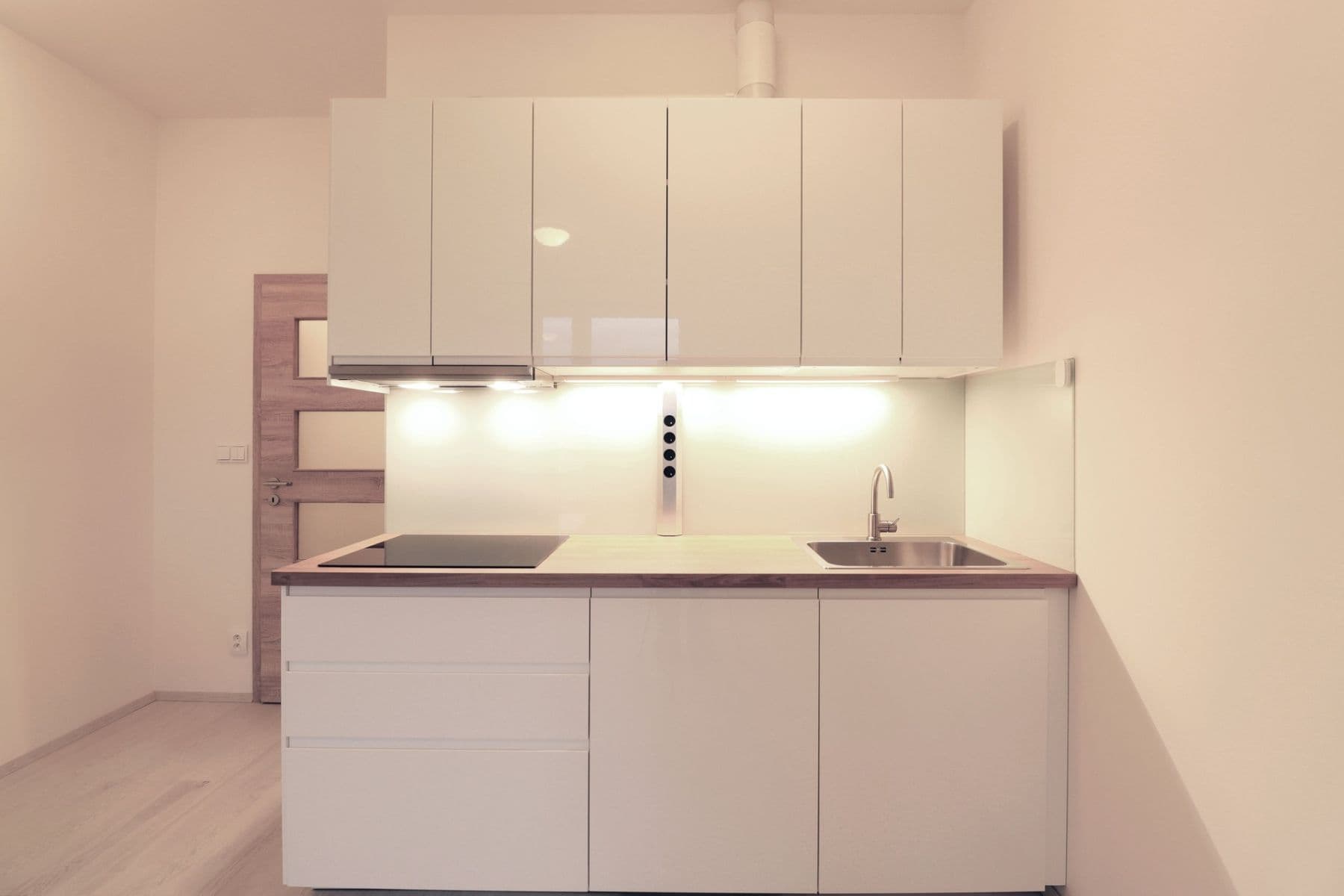 Pronájem bytu 1+kk 25 m², Augustina Lukeše, Brandýs nad Labem-Stará Boleslav, Středočeský kraj Pronájem bytu 1+kk 25 m², Augustina Lukeše, Brandýs nad Labem-Stará Boleslav, Středočeský kraj