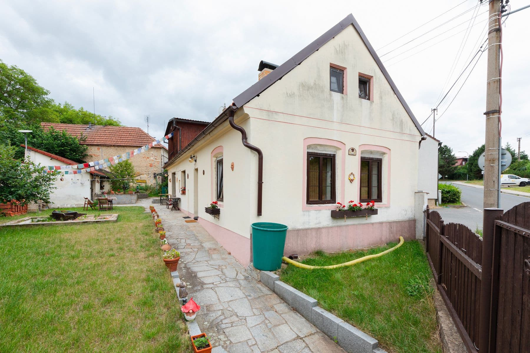 Prodej domu 110 m², pozemek 342 m², Ptice, Středočeský kraj Prodej domu 110 m², pozemek 342 m², Ptice, Středočeský kraj