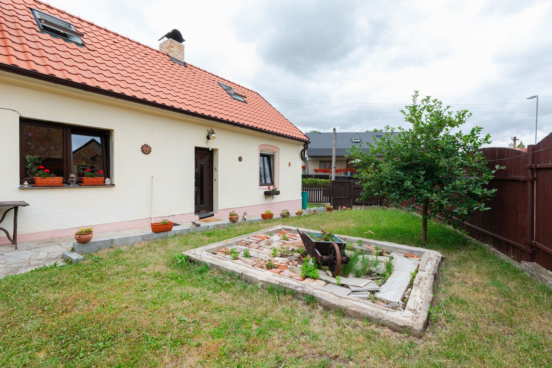 Prodej domu 110 m², pozemek 342 m², Ptice, Středočeský kraj Prodej domu 110 m², pozemek 342 m², Ptice, Středočeský kraj