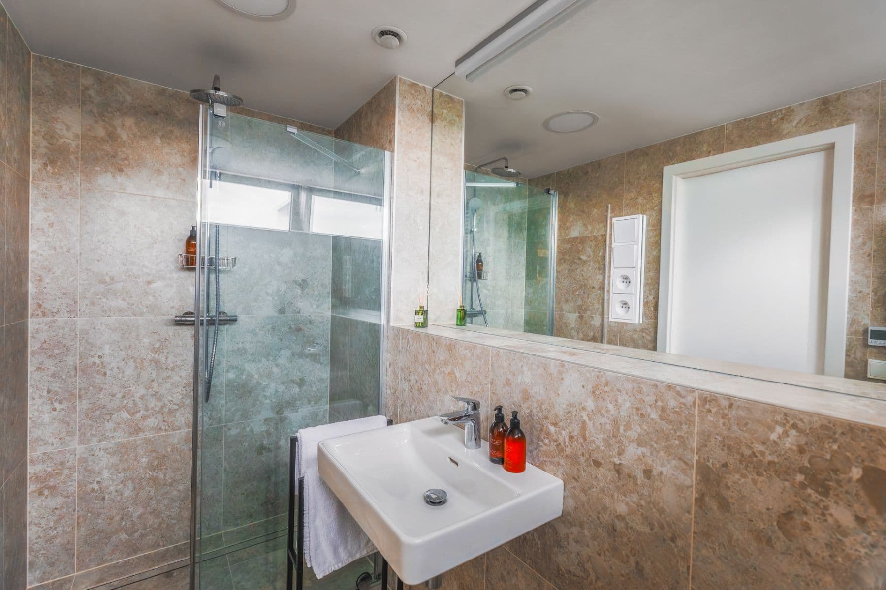 Pronájem bytu Garsoniéra 22 m², Československého exilu, Praha, Praha Pronájem bytu Garsoniéra 22 m², Československého exilu, Praha, Praha