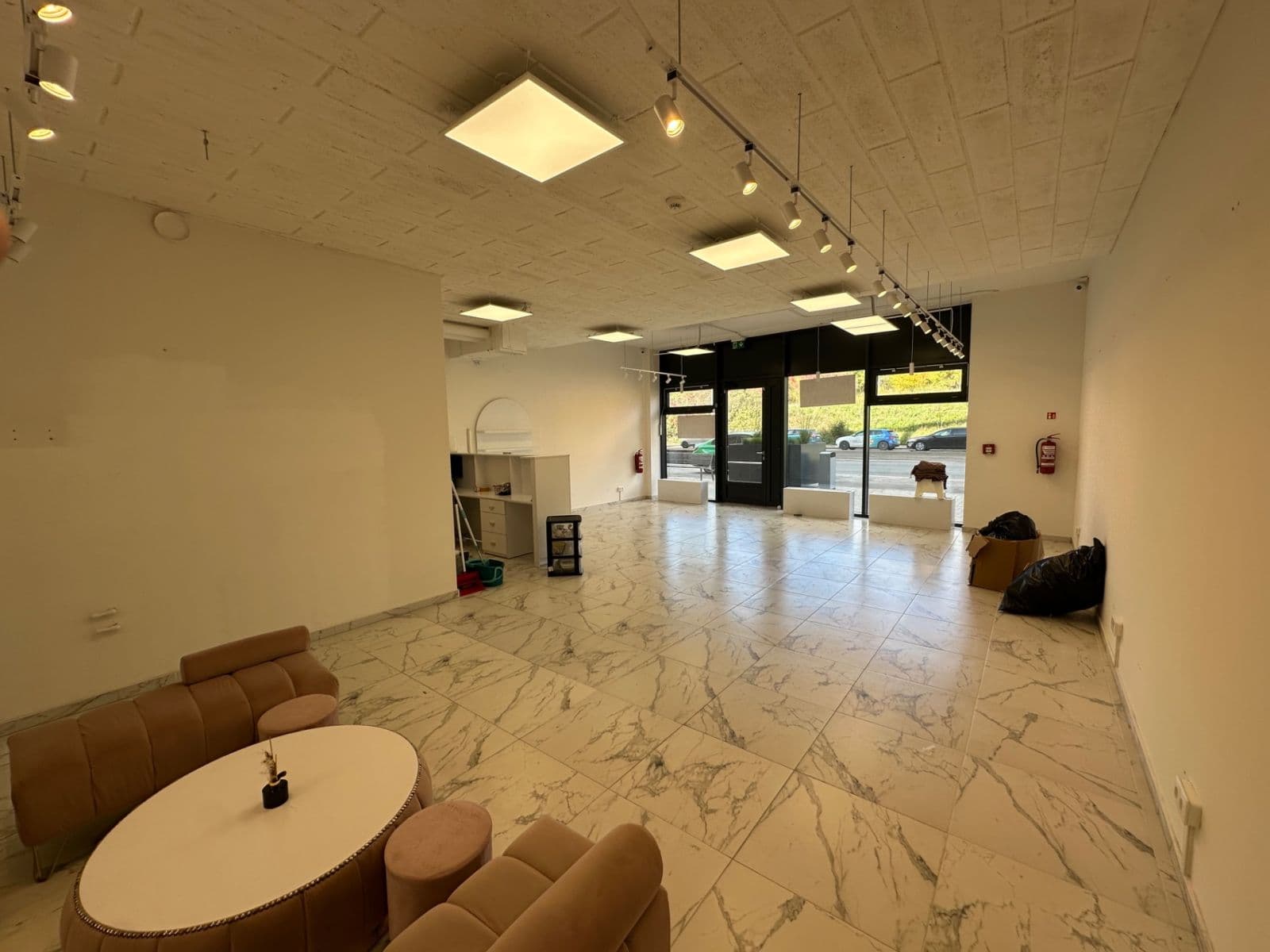 Pronájem nebytového prostoru 70 m², Kolbenova, Praha, Praha Pronájem nebytového prostoru 70 m², Kolbenova, Praha, Praha