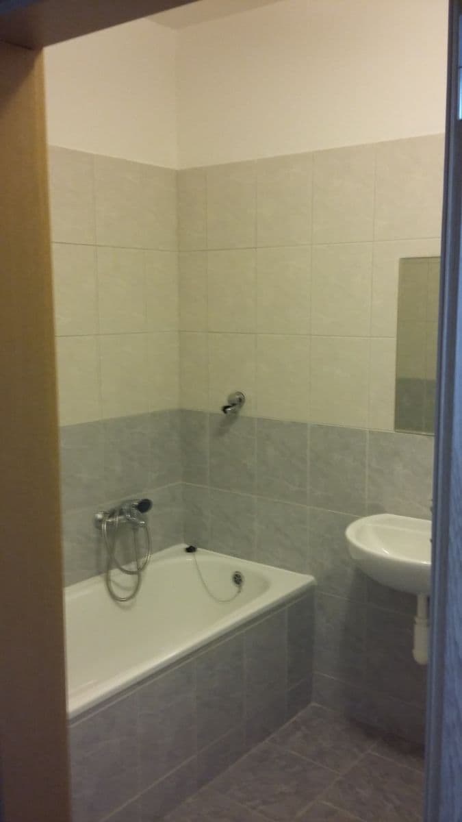 Pronájem bytu 1+kk 37 m², Bartoňova, Náchod, Královéhradecký kraj Pronájem bytu 1+kk 37 m², Bartoňova, Náchod, Královéhradecký kraj