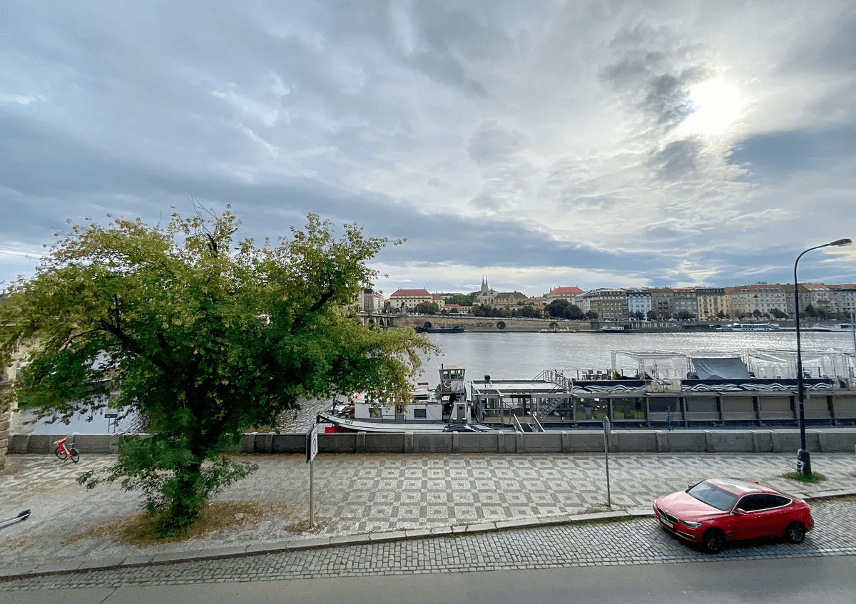 Pronájem bytu 2+kk 56 m², Hořejší nábřeží, Praha, Praha Pronájem bytu 2+kk 56 m², Hořejší nábřeží, Praha, Praha