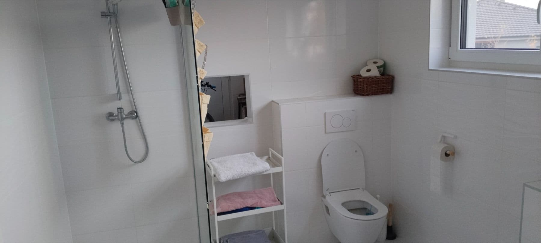 Pronájem domu 127 m², pozemek 1.000 m², Pod Skalou, Hrobce, Ústecký kraj Pronájem domu 127 m², pozemek 1.000 m², Pod Skalou, Hrobce, Ústecký kraj