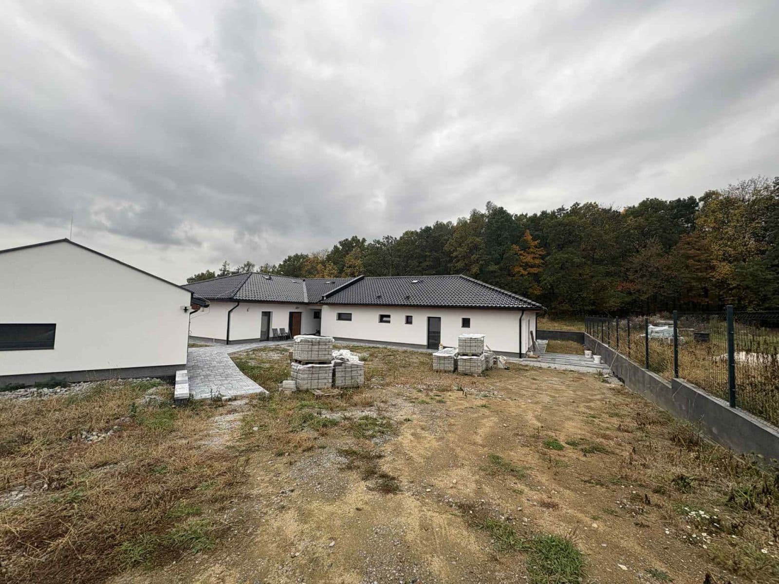 Prodej domu 120 m², pozemek 900 m², Bukovany, Středočeský kraj Prodej domu 120 m², pozemek 900 m², Bukovany, Středočeský kraj