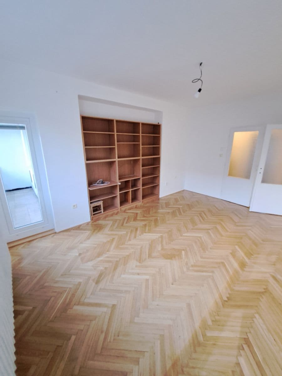 Pronájem bytu 3+1 56 m², Karenova, Praha, Praha Pronájem bytu 3+1 56 m², Karenova, Praha, Praha