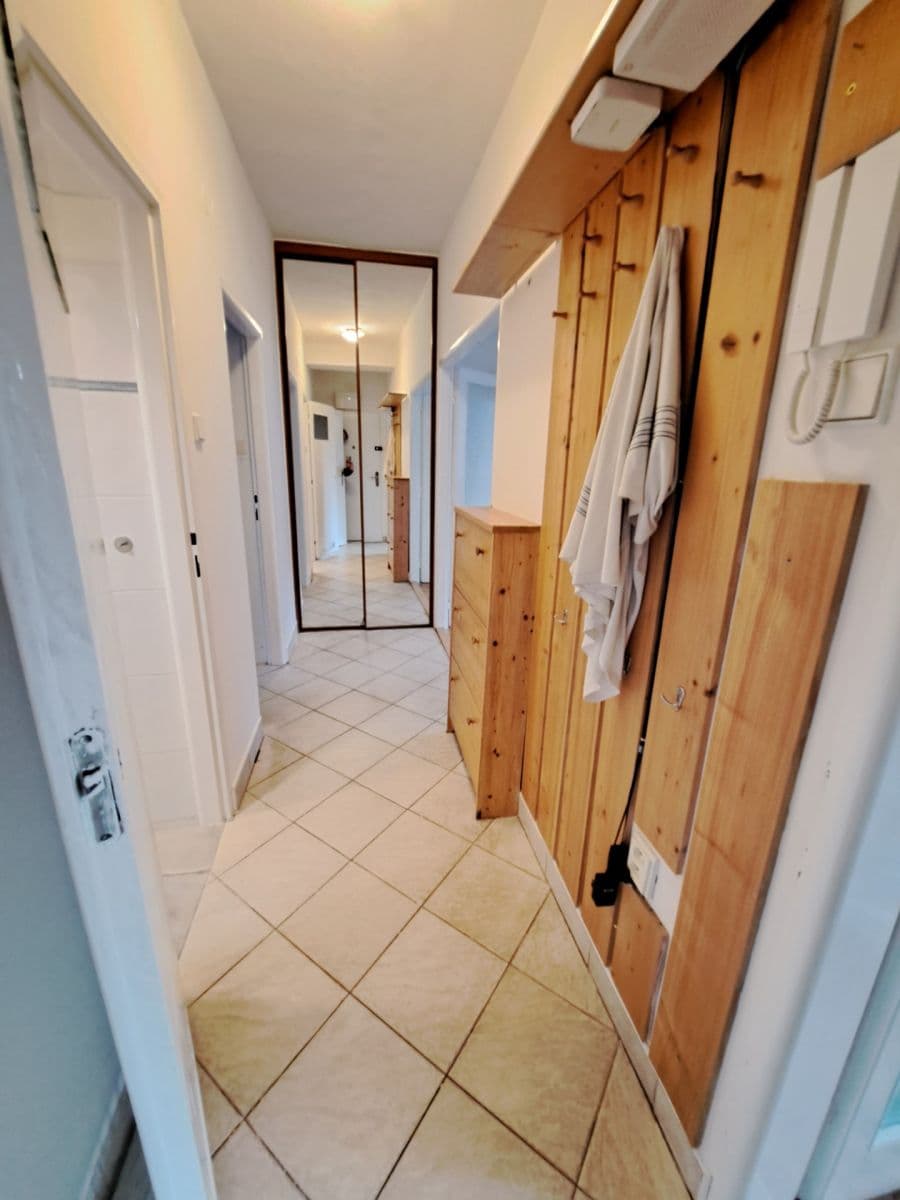 Pronájem bytu 3+1 56 m², Karenova, Praha, Praha Pronájem bytu 3+1 56 m², Karenova, Praha, Praha